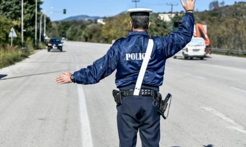 Συναγερμός στην Δραπετσώνα - Τουμπάρισε βυτιοφόρο